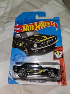 ホットウィール　ベーシック'67マスタングクーペ