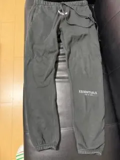 ESSENTIALS FEAR OF GOD グレー ジョガーパンツ