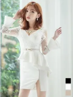 ホワイトレースペプラムドレス　胸元ジュエリーなし