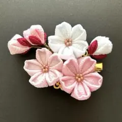No.611 つまみ細工　髪飾り　ヘアクリップ　桜　成人式　卒業式　七五三　袴