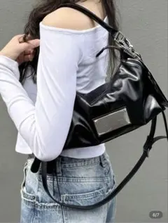 【新品未使用】 ブラックレザーショルダーバッグ