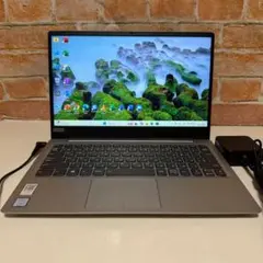 美品ノートパソコンFUJITSU第八世代Corei5 SSD256Gメモリ16G 富士通（FUJITSU） ノートパソコン Windows11 第八世代Corei5/最大