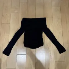 【H&M】レディース　オフショルダー 黒 ニット トップス 長袖