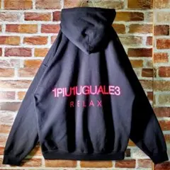 1PIU1UGUALE3 RELAX バックロゴパーカー 黒 XL ゆるダボ