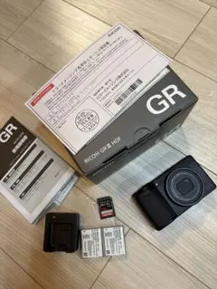 RICOH GR 本体 予備バッテリー3個付き（液晶漏れあり） - メルカリ