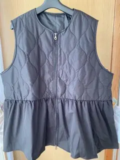 【RIVIETTA】ダブルファスナー　ぺプラムベスト　黒　3L 中綿　未使用品