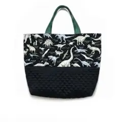 たっぷりマチのレッスンバッグ　恐竜　キルト　黒×緑　ハンドメイド