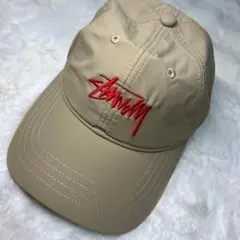 ロゴ　刺繍　キャップ　ベージュ　レッドロゴ