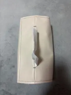ほぼ未使用。クリーム色の合成皮革ティッシュボックスケース