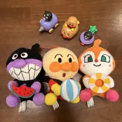 【美品】アンパンマン、ドキンちゃん、ばいきんまん　ぬいぐるみと小物