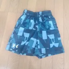 Under Armour カモフラージュ 半ズボン　120サイズ