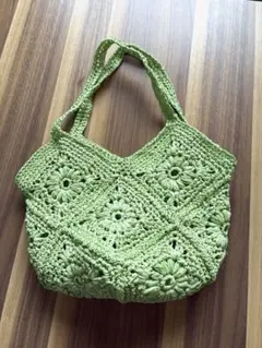 緑のかぎ針編みグラニーバッグ