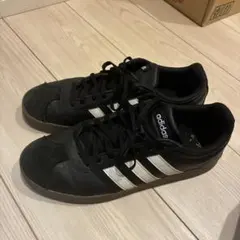 adidas ブラック/ホワイト スニーカー