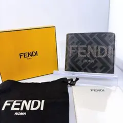【FENDI（フェンディ） 二つ折り財布 FFロゴ FF柄グレー×ブラック 】