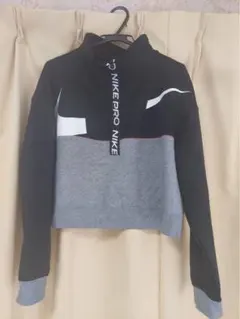 クロップド スウェット