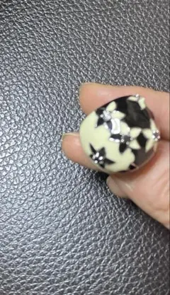 花モチーフ 白黒リング　最終お値下げ