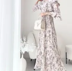 mily bilet フリル襟花柄　肩スリットワンピース　Aライン　L