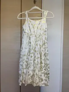 H＆M ホワイト 蝶模様 ノースリーブ ワンピース