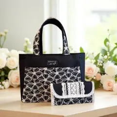 ハンドメイド トートバッグ＆長財布セット　冬秋桜刺繍　黒　帆布　レース