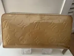 LOUIS VUITTON ヴェルニ ジッピーウォレット ベージュ 長財布のサムネイル