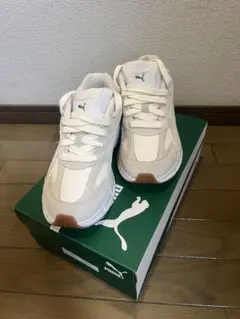 【新品】PUMA スニーカー ホワイト ベージュ 24cmのサムネイル