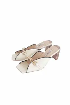 未使用✨herlipto Square-Toe Mules ecru サンダル 美品✨herlipto Square-Toe Mules ecru サンダル - メルカリ