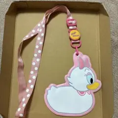 新品未使用　東京ディズニーリゾート　デイジーダック　ストラップ付き　パスケース
