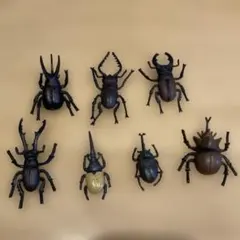昆虫フィギュア 7体　ヘラクレスオオカブト ギラファノコギリクワガタ ミヤマ