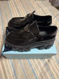 新品！プラダ　ブラッシュドレザー　パテントレザー　モノリス　ローファー　37