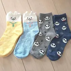 パンダ柄とキャラクターのソックス4足セット