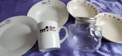 ハローキティ★未使用★箱あり　食器セット プレート4枚 マグカップ ガラスジャー