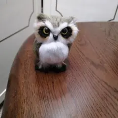 フクロウの置物 約10cm