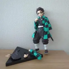 炭治郎 フィギュア 緑と黒のチェック柄