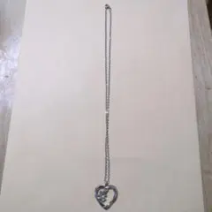 ハート型シルバーネックレス 四つ葉のクローバー付き