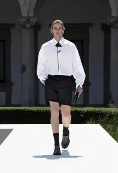 VALENTINO ヴァレンティノ 24SS ウール バミューダパンツ　ショーツのサムネイル