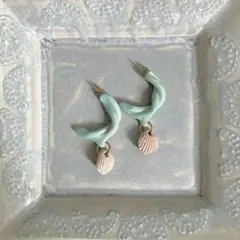 レベンス　LEVENS JEWELS ピアス　貝殻　シェルのサムネイル