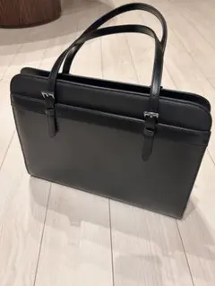 美品❗️lesmues バッグ　就活バックのサムネイル