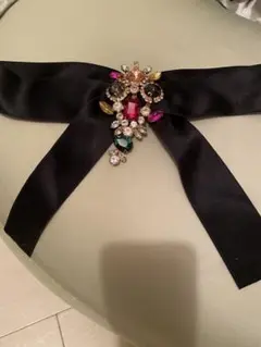 ビンテージ風リボン付きブローチ