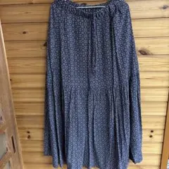 アメリカンホリック　ネイビー フラワープリント フレアスカート