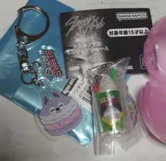 skzoo ポップアップ　レトログラス　アクリルキーホルダー　ウルフチャン