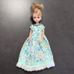 F462リカちゃんのワンピース　ハンドメイド　22㌢、27㌢ドール服