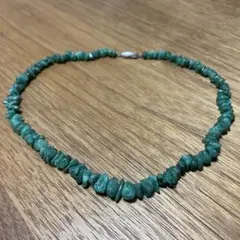 昭和レトロ ネックレス 緑色天然石風 チップビーズ 銀製留め具 約40cm