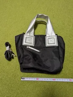 ナイロン製黒シルバーショルダーバッグ２WAY！コンパクトバッグ新品未使用
