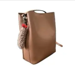 ふわふわエビフライキーホルダー　編みぐるみ　ハンドメイド