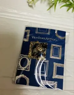 ヴァンドーム青山　ピンブローチのサムネイル