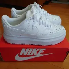 ナイキ　ウィメンズコート　ビジョン　アルタLTR サイズ7　厚底　 新品