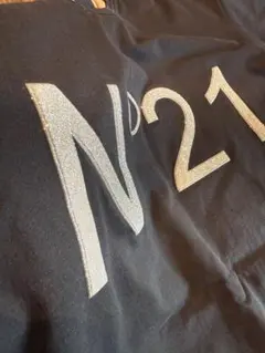 N°21 ヌメロヴェントゥーノ ロゴ　ラメ　Tシャツ ブラック 38のサムネイル