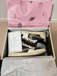 Travis Scott × Nike Air Jordan 1 Low OG