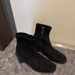 ブラックスエードショートブーツ