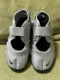 Nike エアリフト AIR RIFT emmi別注シルバー 25 - メルカリ